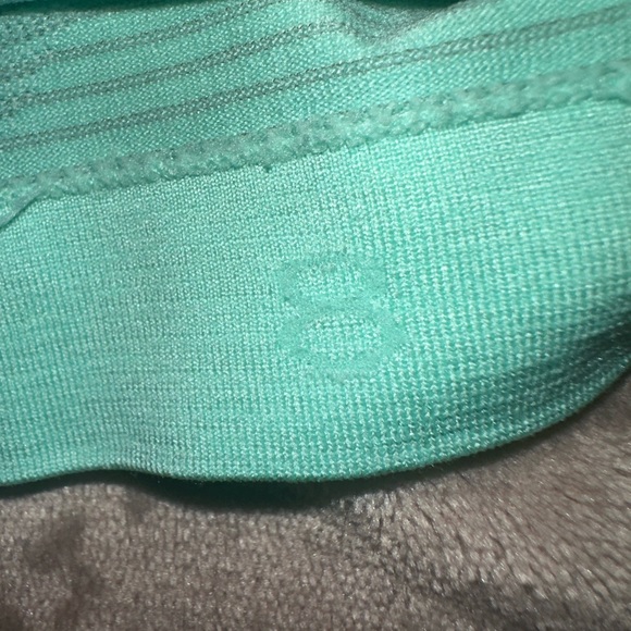 Lululemon Swiftly Tech Racerback Tank Top-waist length, mint color. Size 8 - Picture 3 of 5